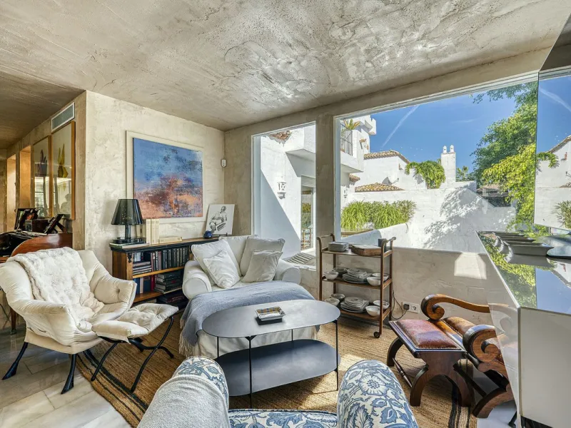 Luxury Penthouse Duplex – Tropical Serenity and Timeless Elegance