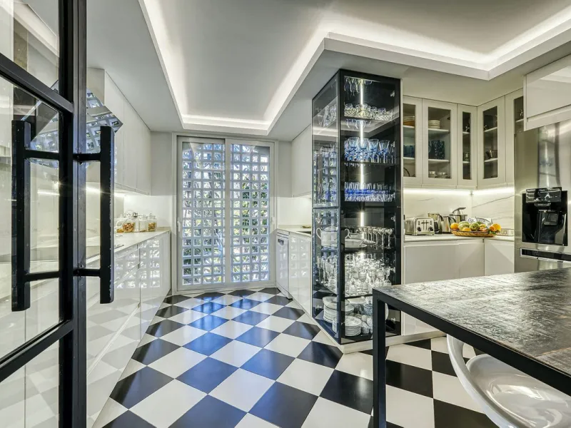 Luxury Penthouse Duplex – Tropical Serenity and Timeless Elegance