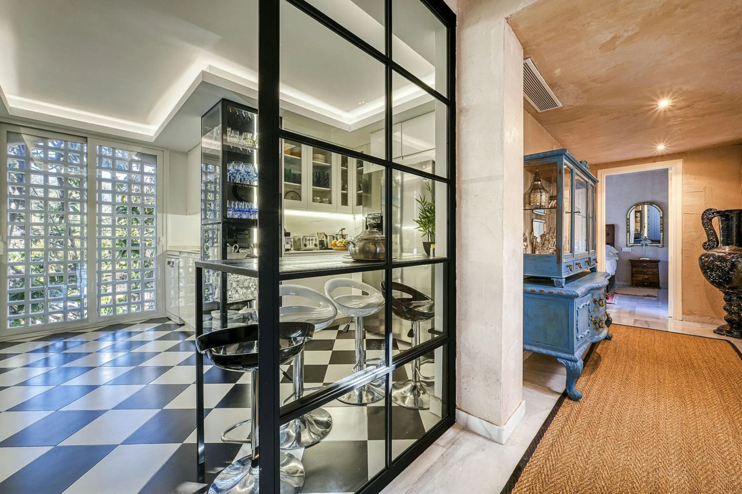 Luxury Penthouse Duplex – Tropical Serenity and Timeless Elegance