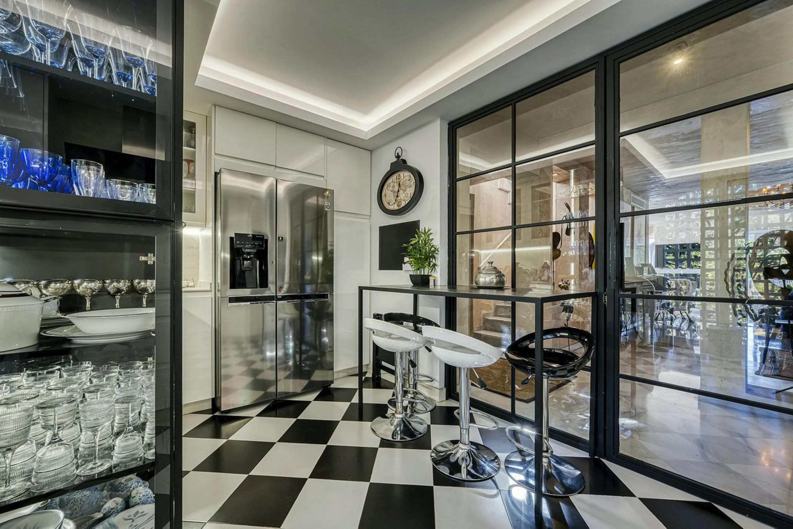 Luxury Penthouse Duplex – Tropical Serenity and Timeless Elegance