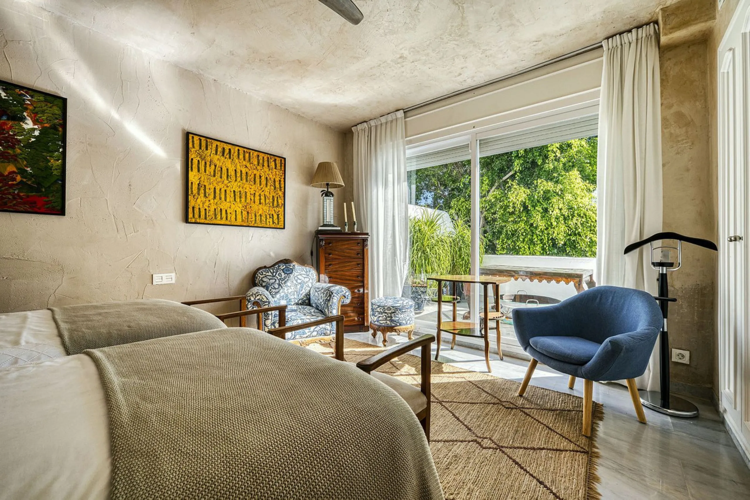 Luxury Penthouse Duplex – Tropical Serenity and Timeless Elegance
