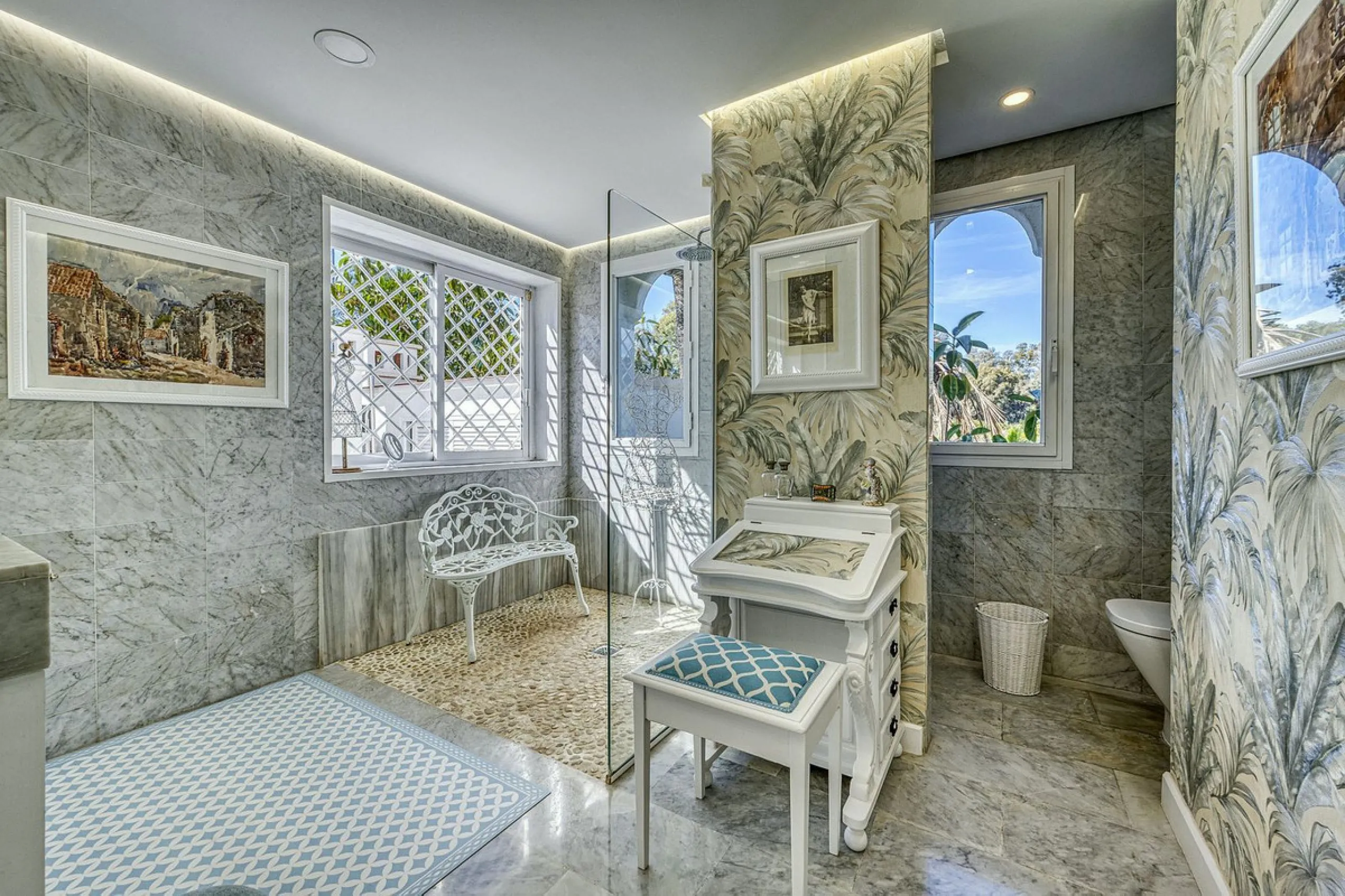 Luxury Penthouse Duplex – Tropical Serenity and Timeless Elegance