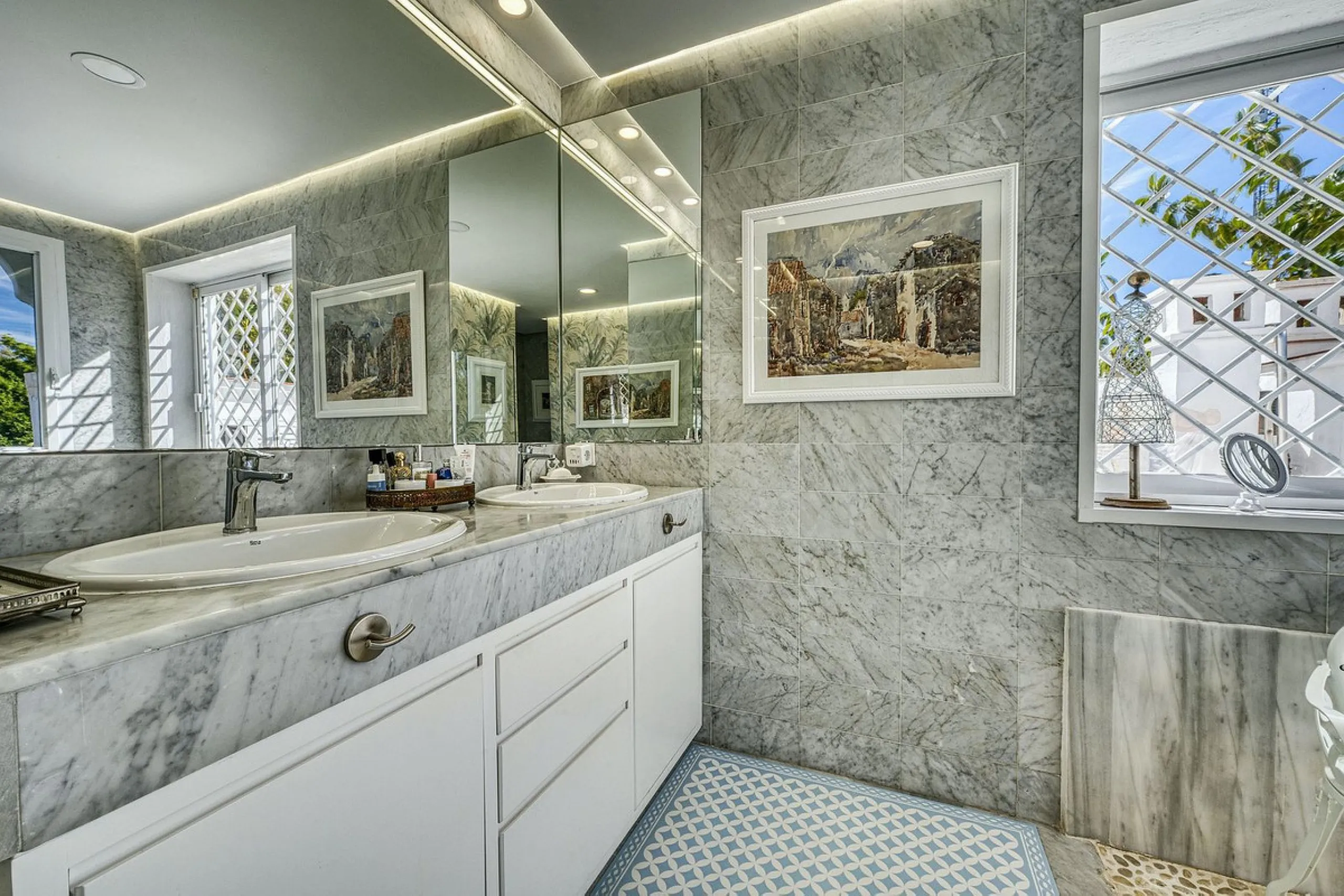 Luxury Penthouse Duplex – Tropical Serenity and Timeless Elegance