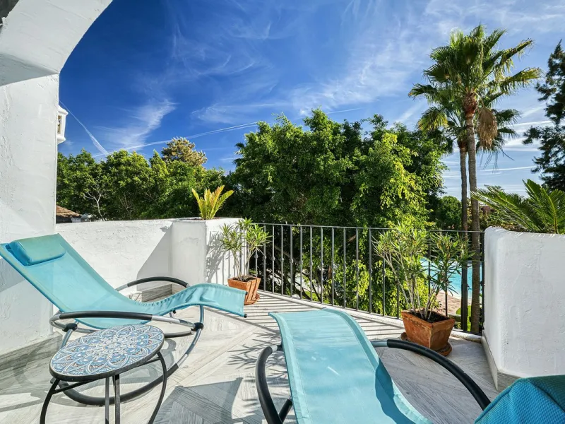 Luxury Penthouse Duplex – Tropical Serenity and Timeless Elegance