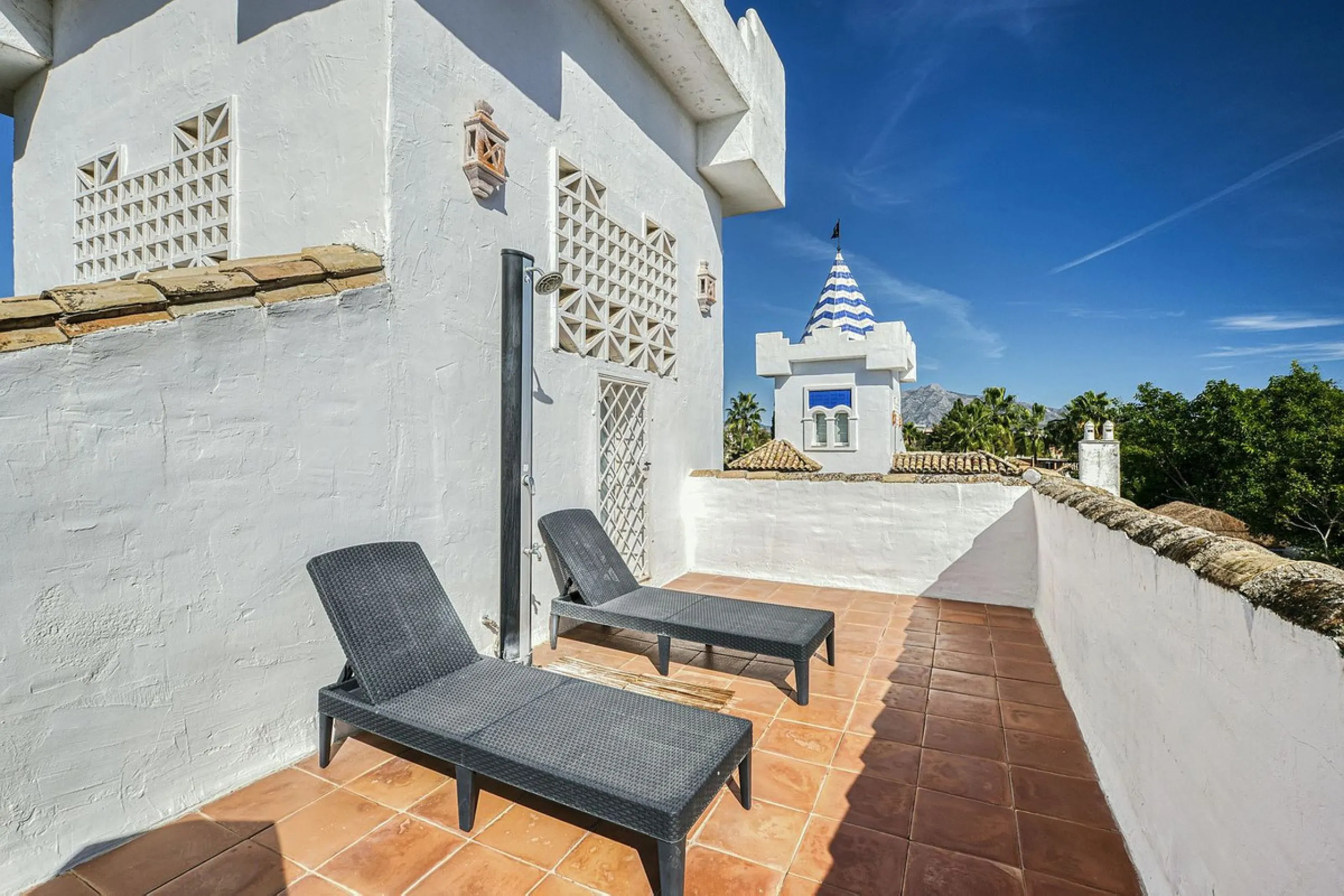 Luxury Penthouse Duplex – Tropical Serenity and Timeless Elegance