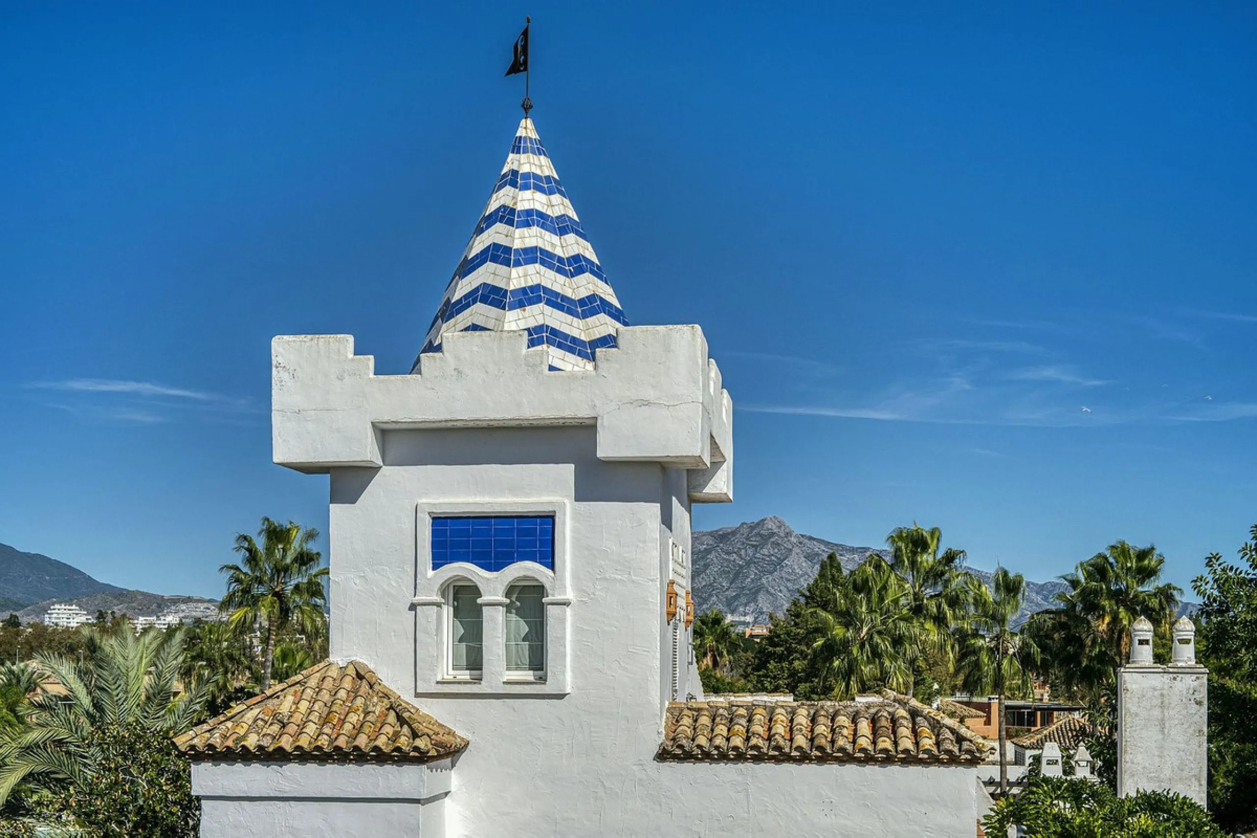 Luxury Penthouse Duplex – Tropical Serenity and Timeless Elegance