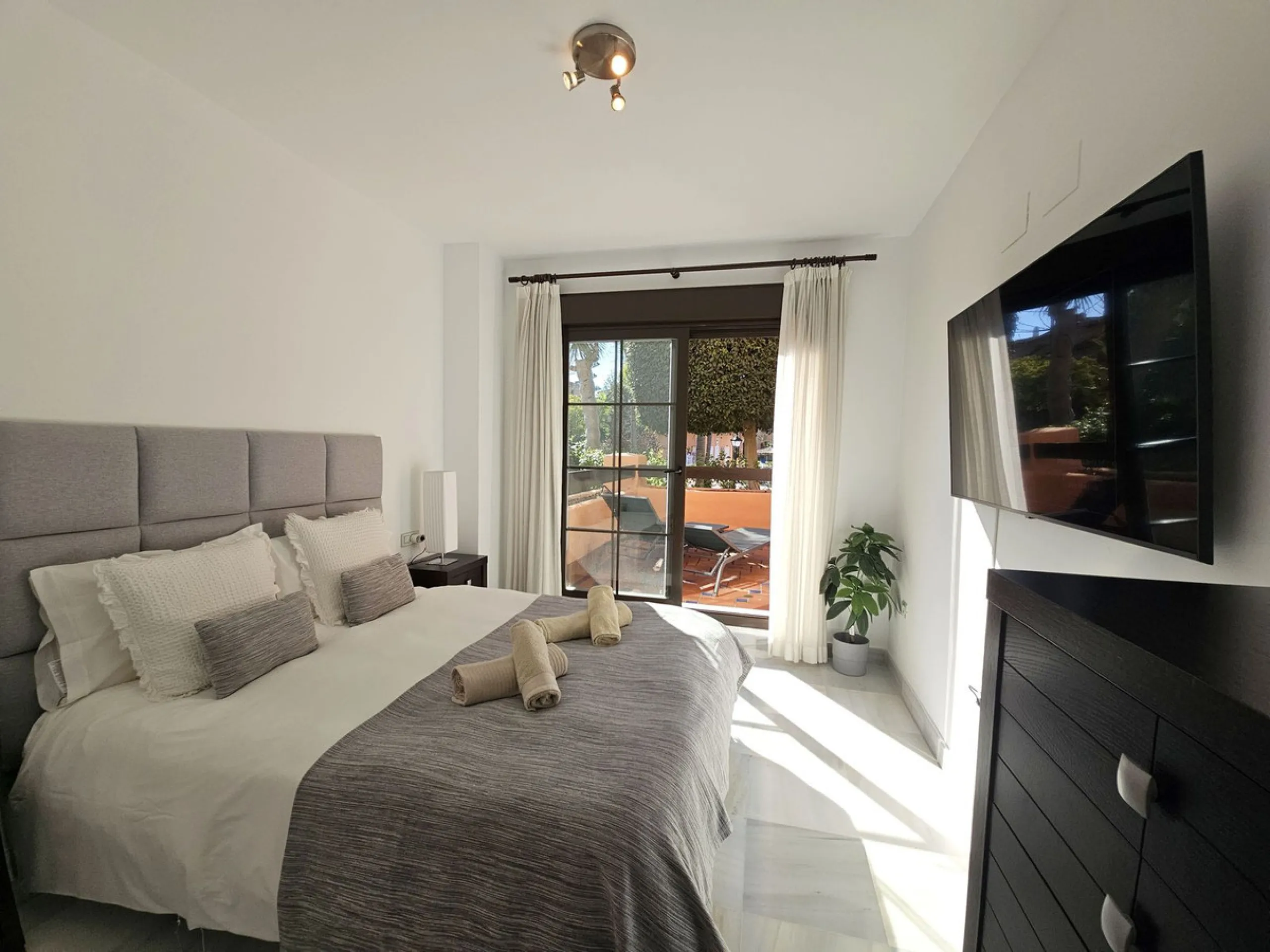 Ground-Floor 3-Bedroom apartment for sale in Hacienda del Sol