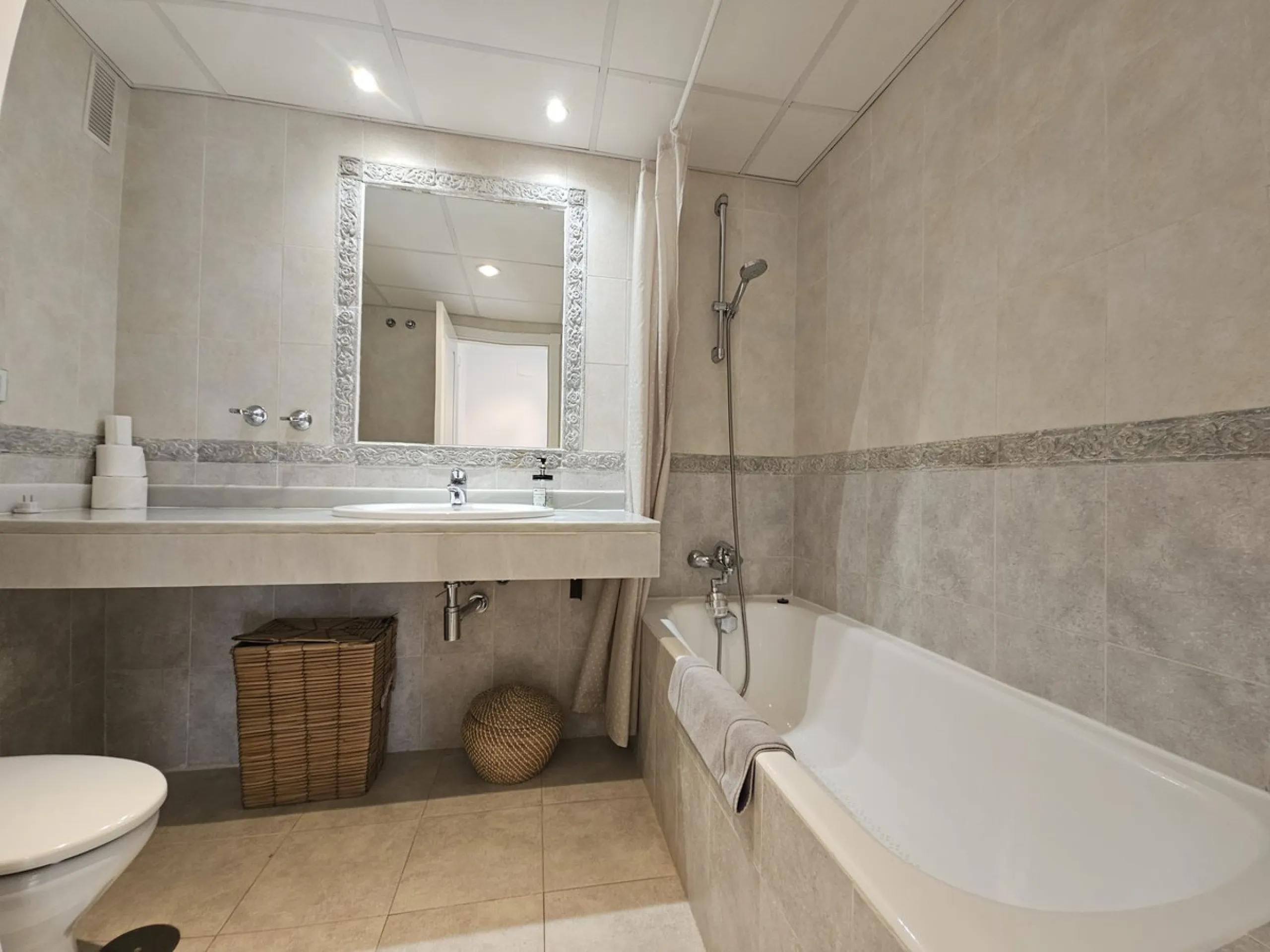 Ground-Floor 3-Bedroom apartment for sale in Hacienda del Sol
