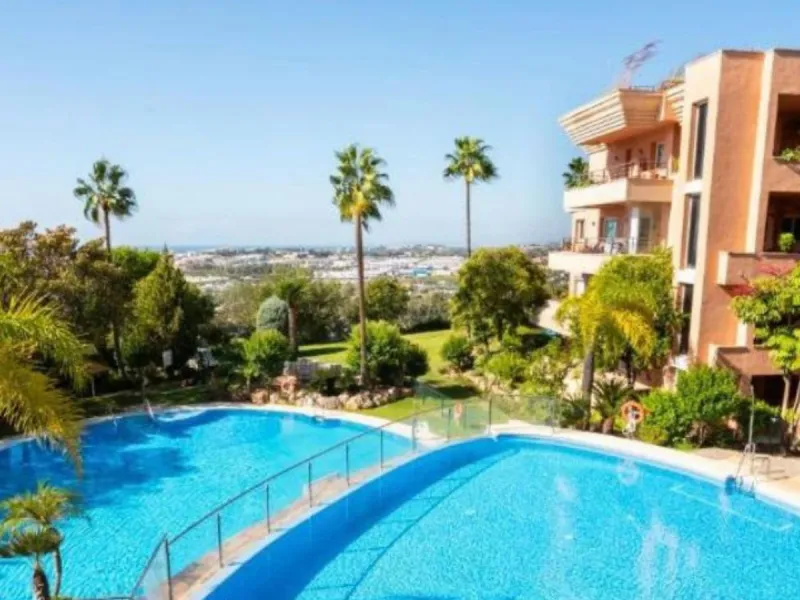 Apartment - Middle Floor Apartment в продаже в Marbella, Málaga. В доме 2 спален и 2 ванных комнат. Площадь дома 126 м²