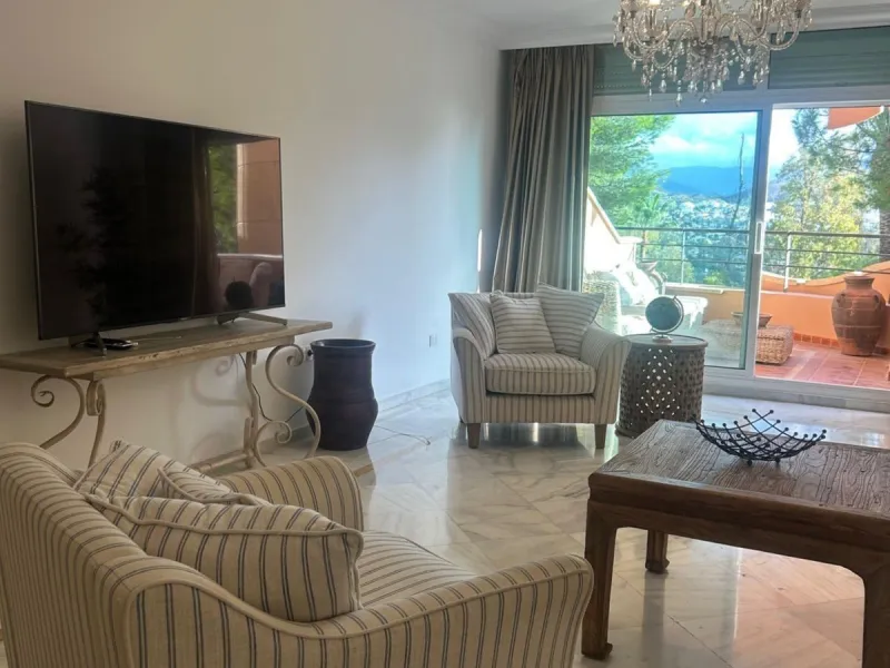 Apartment - Middle Floor Apartment в продаже в Marbella, Málaga. В доме 2 спален и 2 ванных комнат. Площадь дома 126 м²