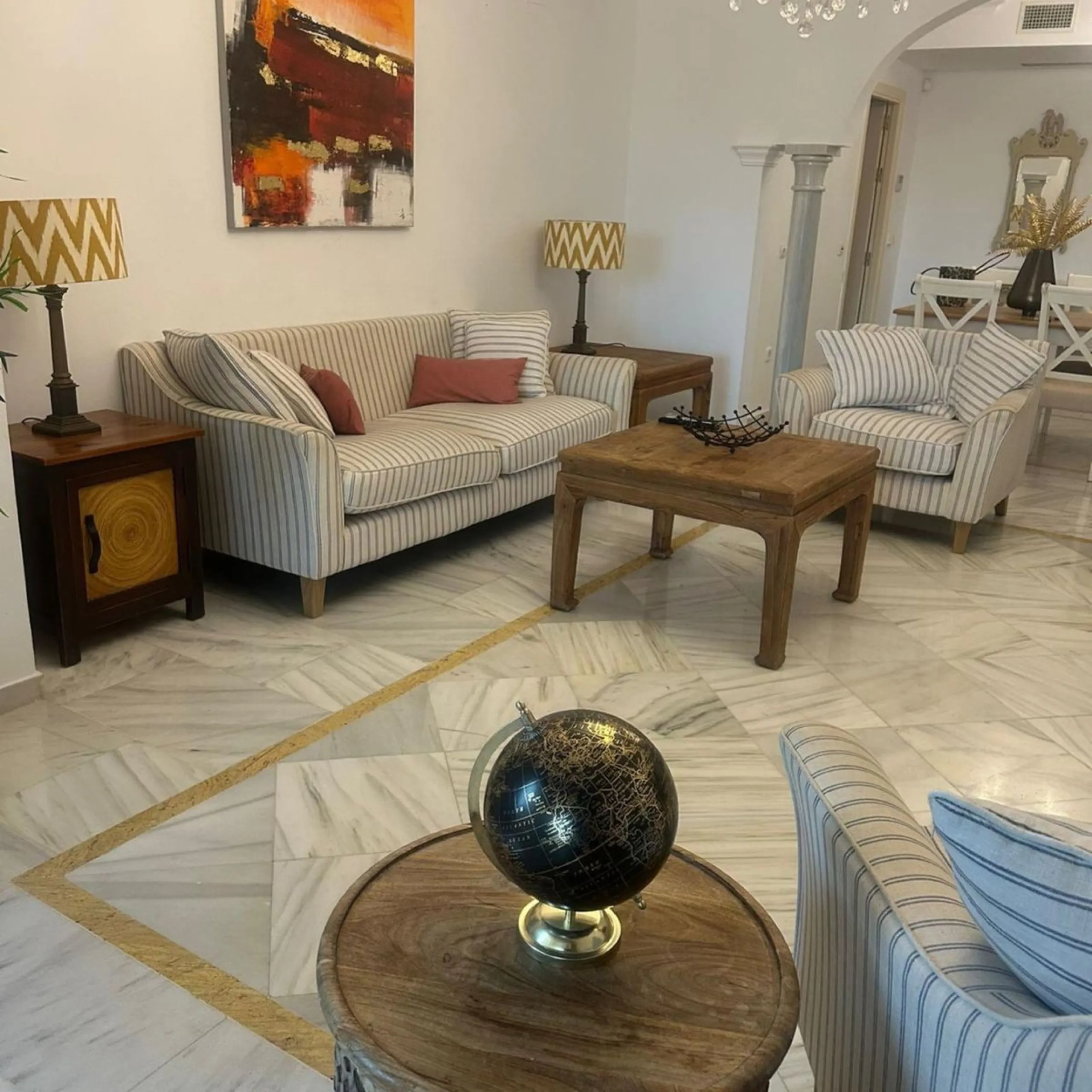 Apartment - Middle Floor Apartment в продаже в Marbella, Málaga. В доме 2 спален и 2 ванных комнат. Площадь дома 126 м²