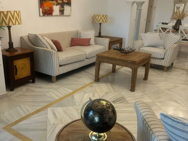 Apartment - Middle Floor Apartment в продаже в Marbella, Málaga. В доме 2 спален и 2 ванных комнат. Площадь дома 126 м²