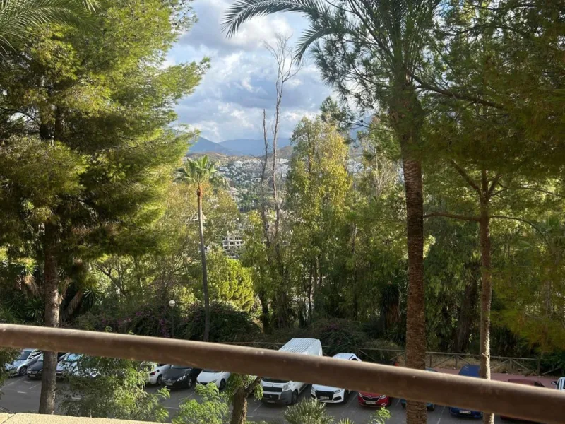 Apartment - Middle Floor Apartment в продаже в Marbella, Málaga. В доме 2 спален и 2 ванных комнат. Площадь дома 126 м²