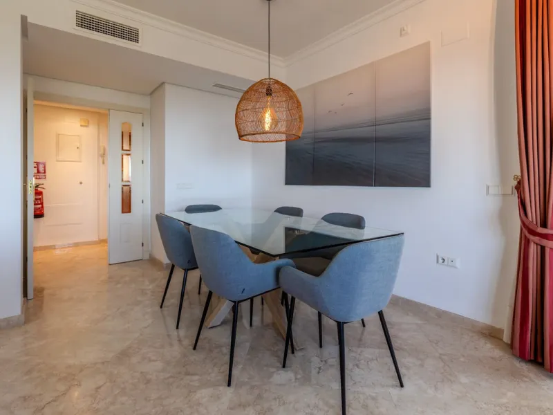 Apartment - Penthouse в продаже в Marbella, Málaga. В доме 3 спален и 2 ванных комнат. Площадь дома 159 м²