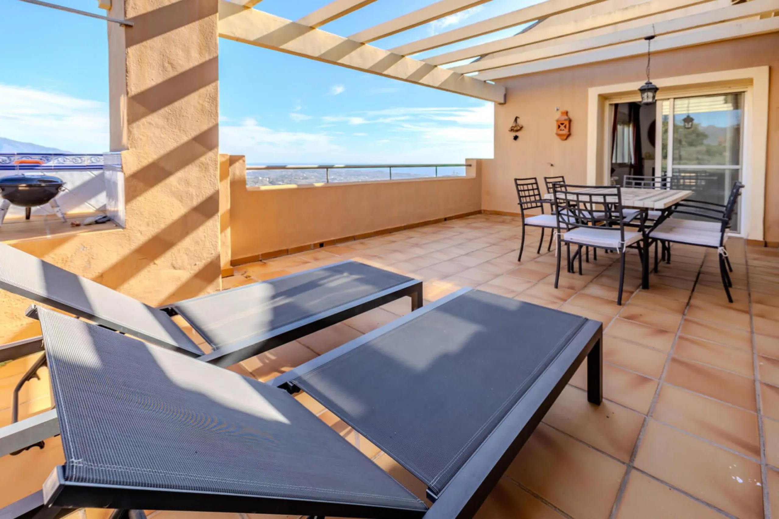 Stunning 3-Bedroom Penthouse with Breathtaking Coastal Views  in El Vicario, La Mairena