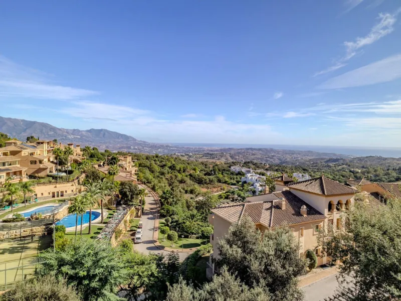 Stunning 3-Bedroom Penthouse with Breathtaking Coastal Views  in El Vicario, La Mairena