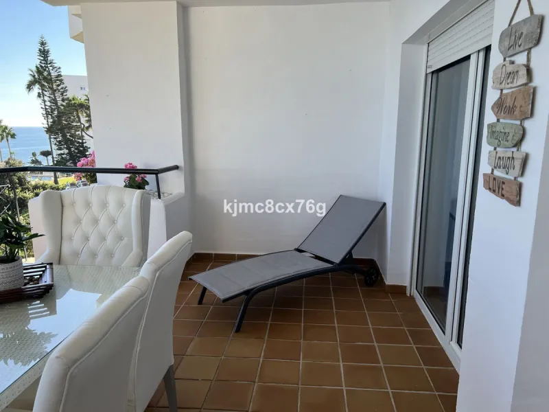Make your dream come true at Mi Capricho, with an excellent beachfront apartment offering panoramic views in an exclusive residential complex.