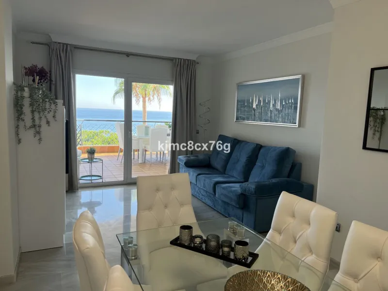 Make your dream come true at Mi Capricho, with an excellent beachfront apartment offering panoramic views in an exclusive residential complex.