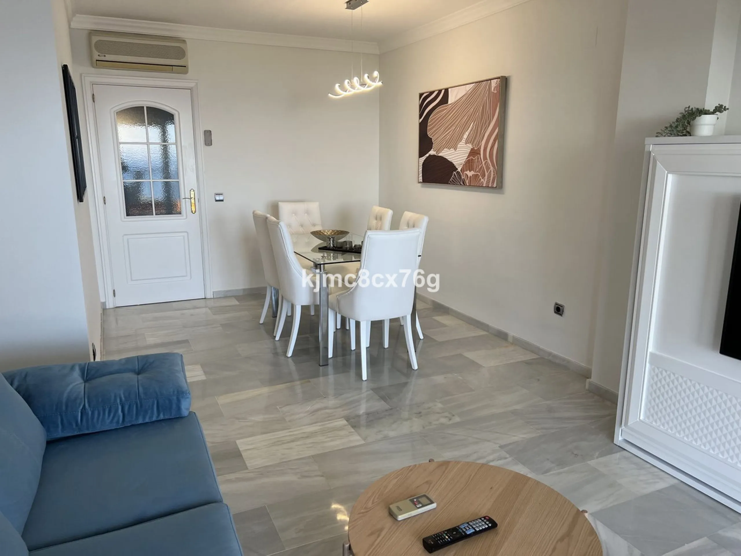 Make your dream come true at Mi Capricho, with an excellent beachfront apartment offering panoramic views in an exclusive residential complex.