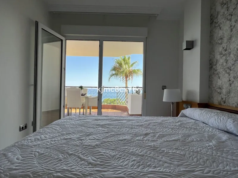 Make your dream come true at Mi Capricho, with an excellent beachfront apartment offering panoramic views in an exclusive residential complex.