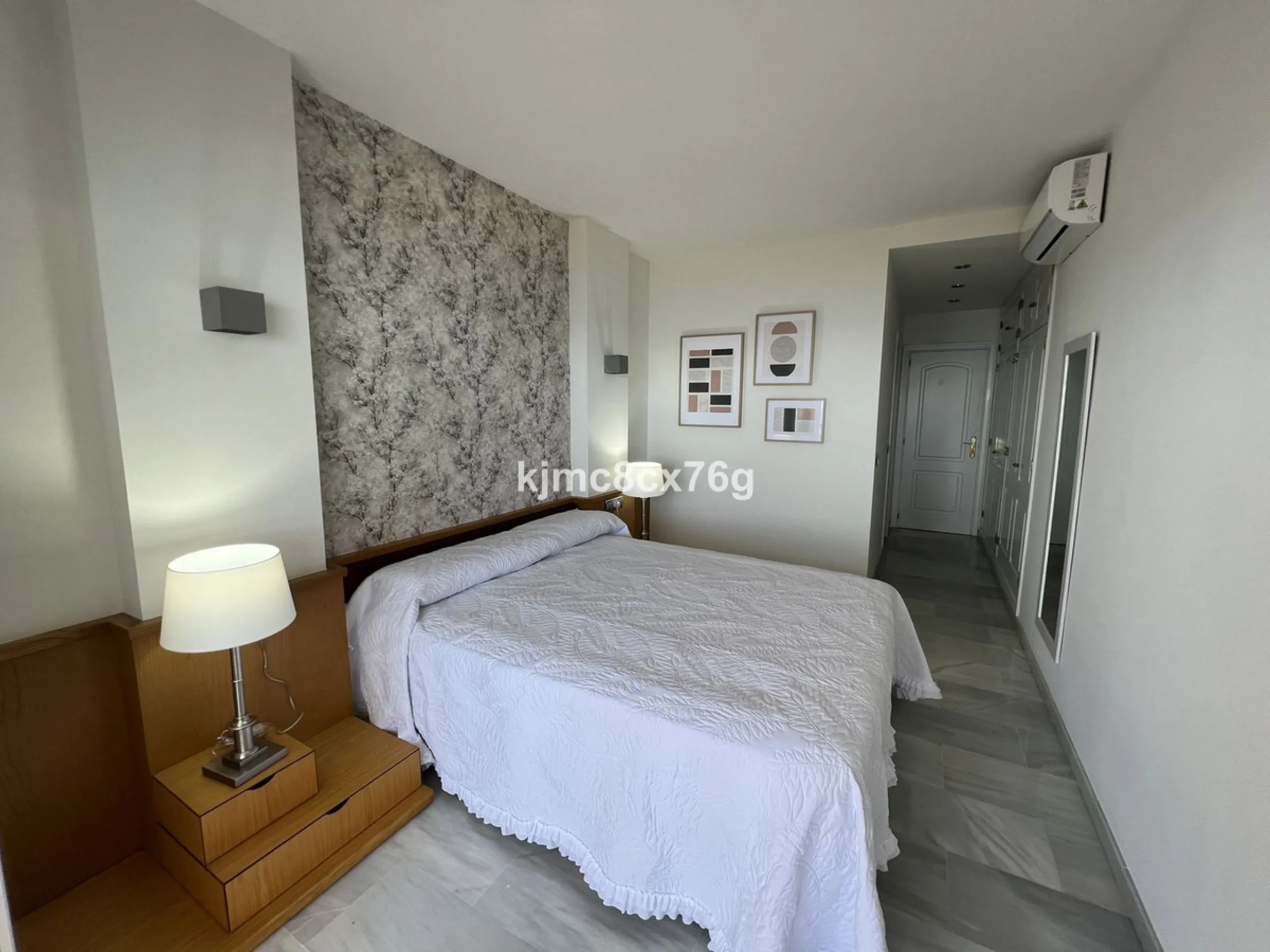 Make your dream come true at Mi Capricho, with an excellent beachfront apartment offering panoramic views in an exclusive residential complex.