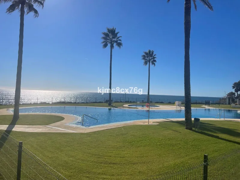Make your dream come true at Mi Capricho, with an excellent beachfront apartment offering panoramic views in an exclusive residential complex.