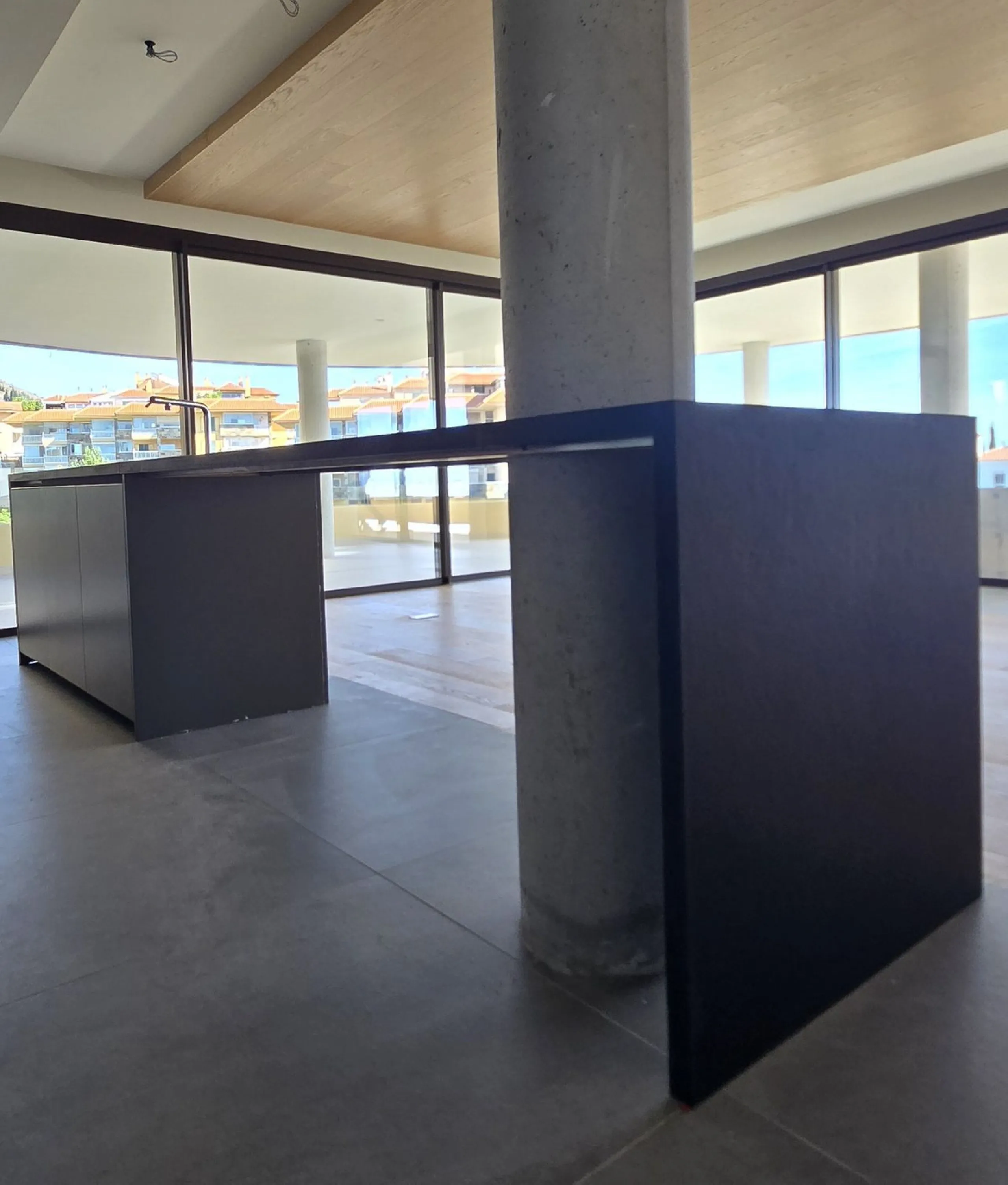 Exclusive Luxury middle floor Apartment with generous covered corner terrace.