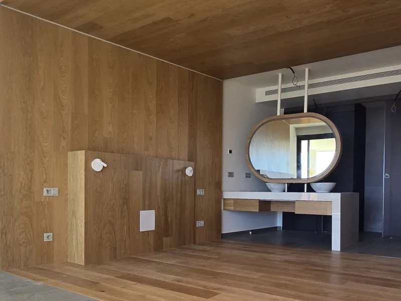 Exclusive Luxury middle floor Apartment with generous covered corner terrace.