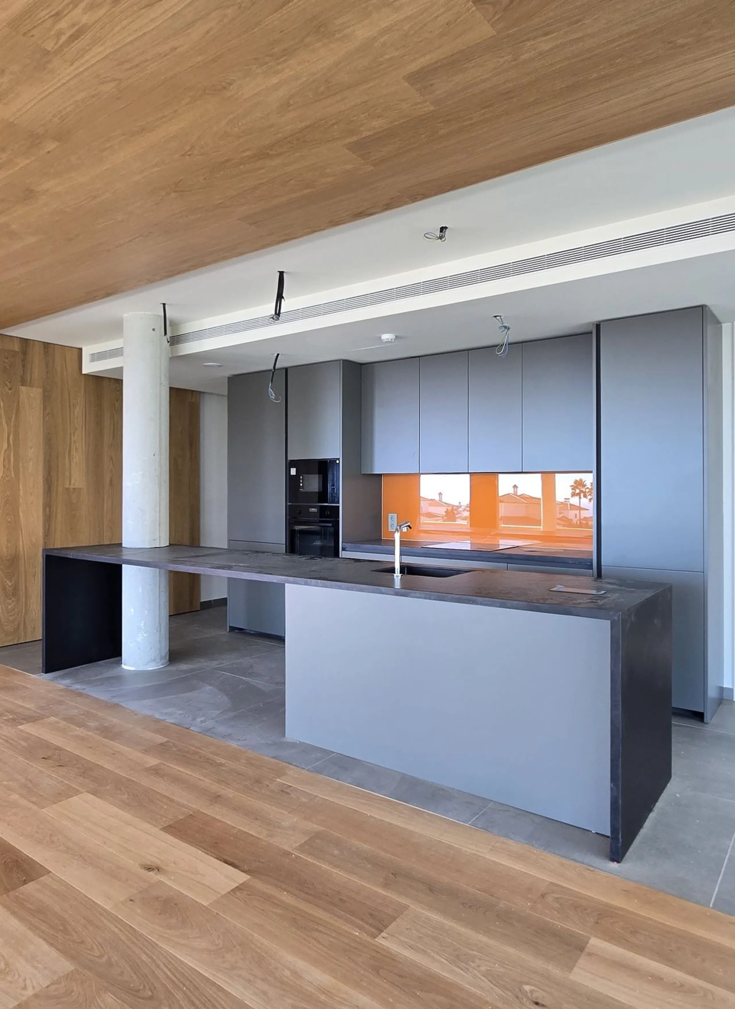 Exclusive Luxury middle floor Apartment with generous covered corner terrace.