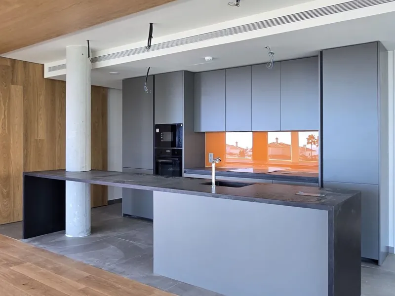 Exclusive Luxury middle floor Apartment with generous covered corner terrace.