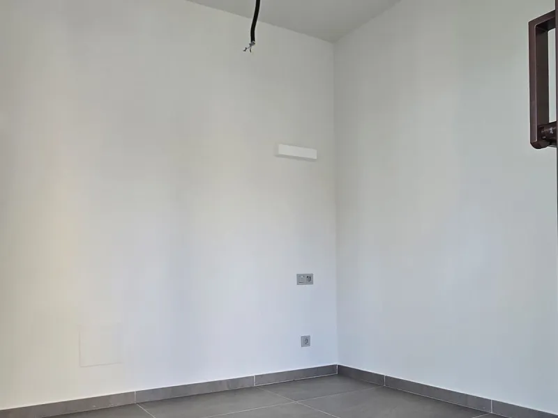 Exclusive Luxury middle floor Apartment with generous covered corner terrace.