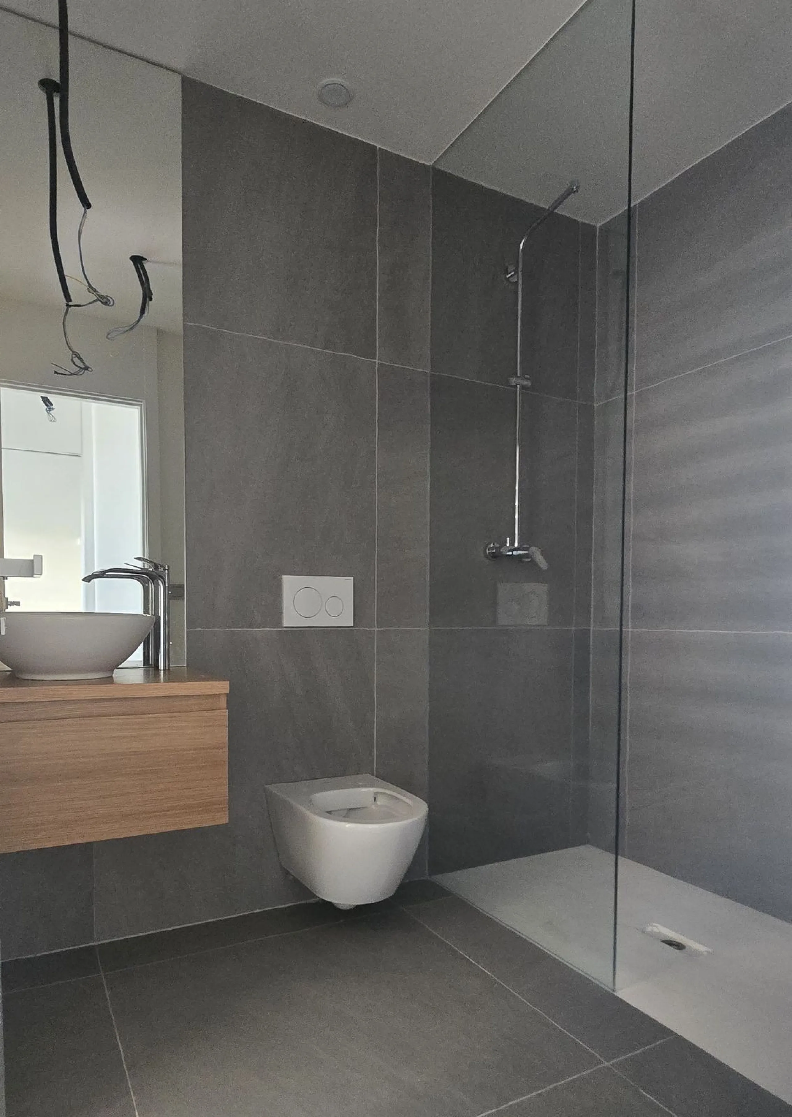 Exclusive Luxury middle floor Apartment with generous covered corner terrace.