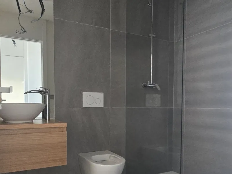 Exclusive Luxury middle floor Apartment with generous covered corner terrace.