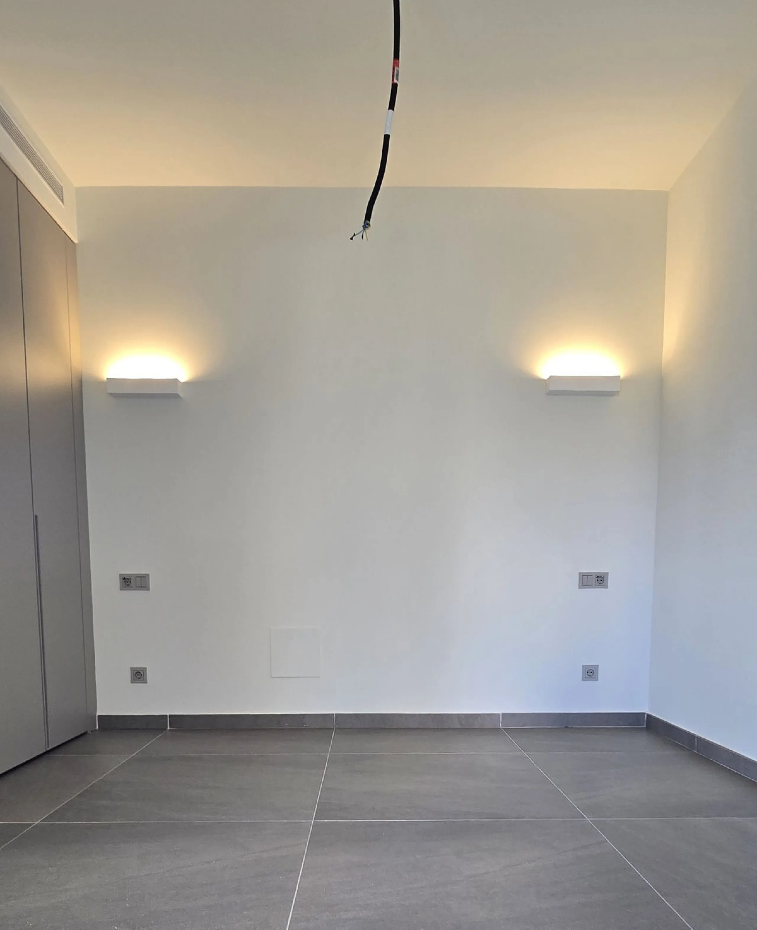Exclusive Luxury middle floor Apartment with generous covered corner terrace.