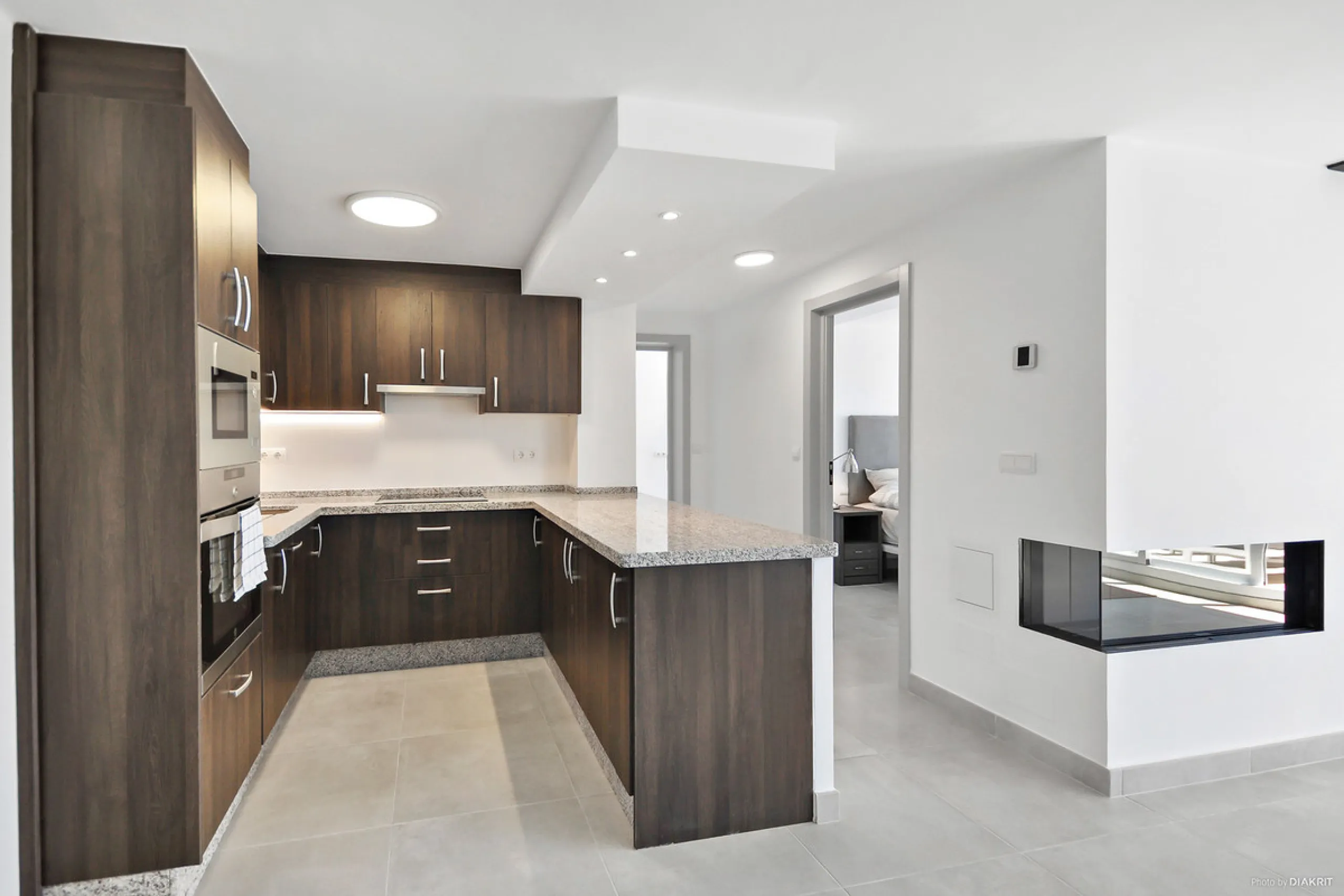 Welcome to this bright and stylish apartment where modern design meets an unbeatable location with stunning views of the Mediterranean. A home that offers open spaces, contemporary comfort, and a spacious terrace perfect for relaxation and entertaining.