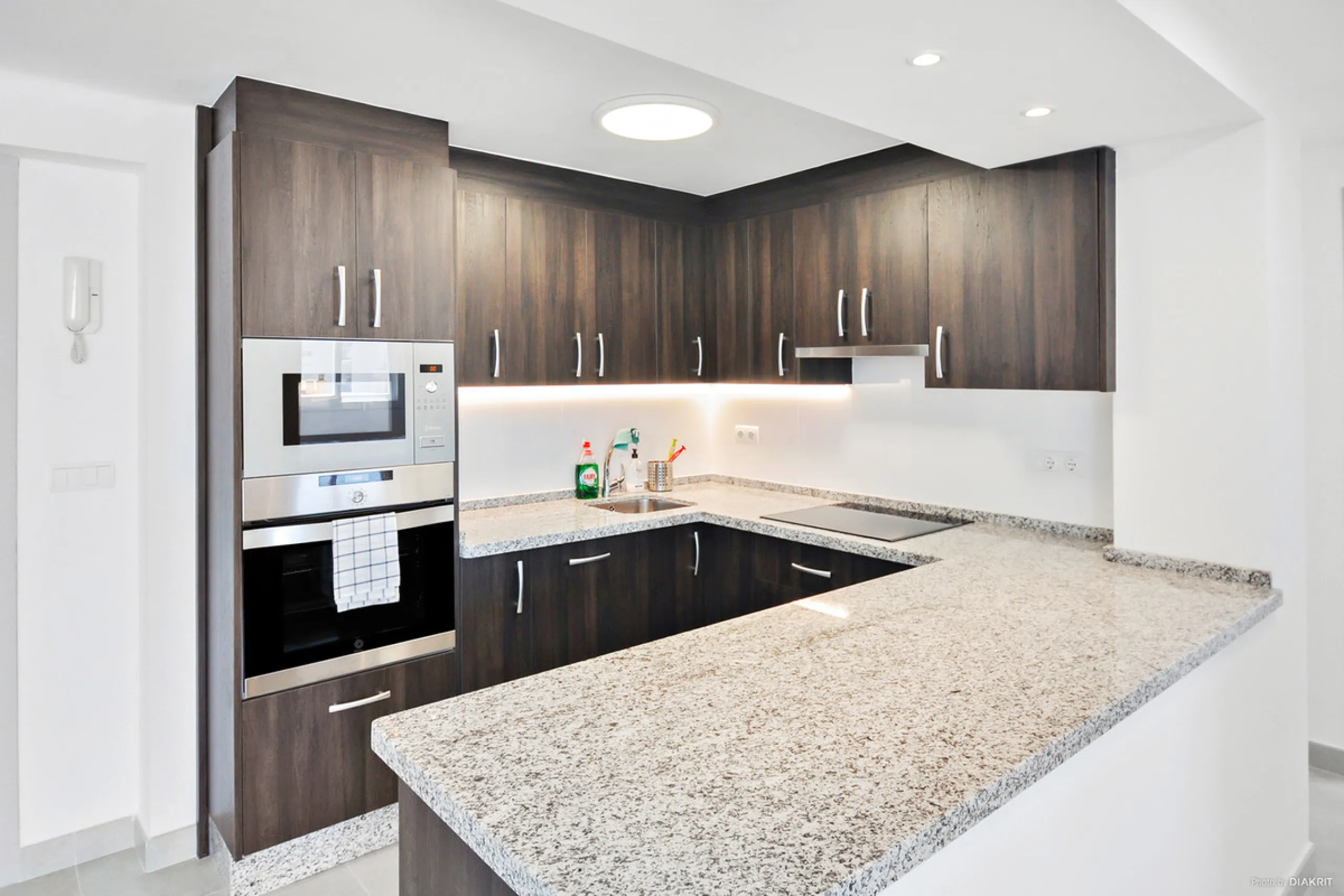Welcome to this bright and stylish apartment where modern design meets an unbeatable location with stunning views of the Mediterranean. A home that offers open spaces, contemporary comfort, and a spacious terrace perfect for relaxation and entertaining.