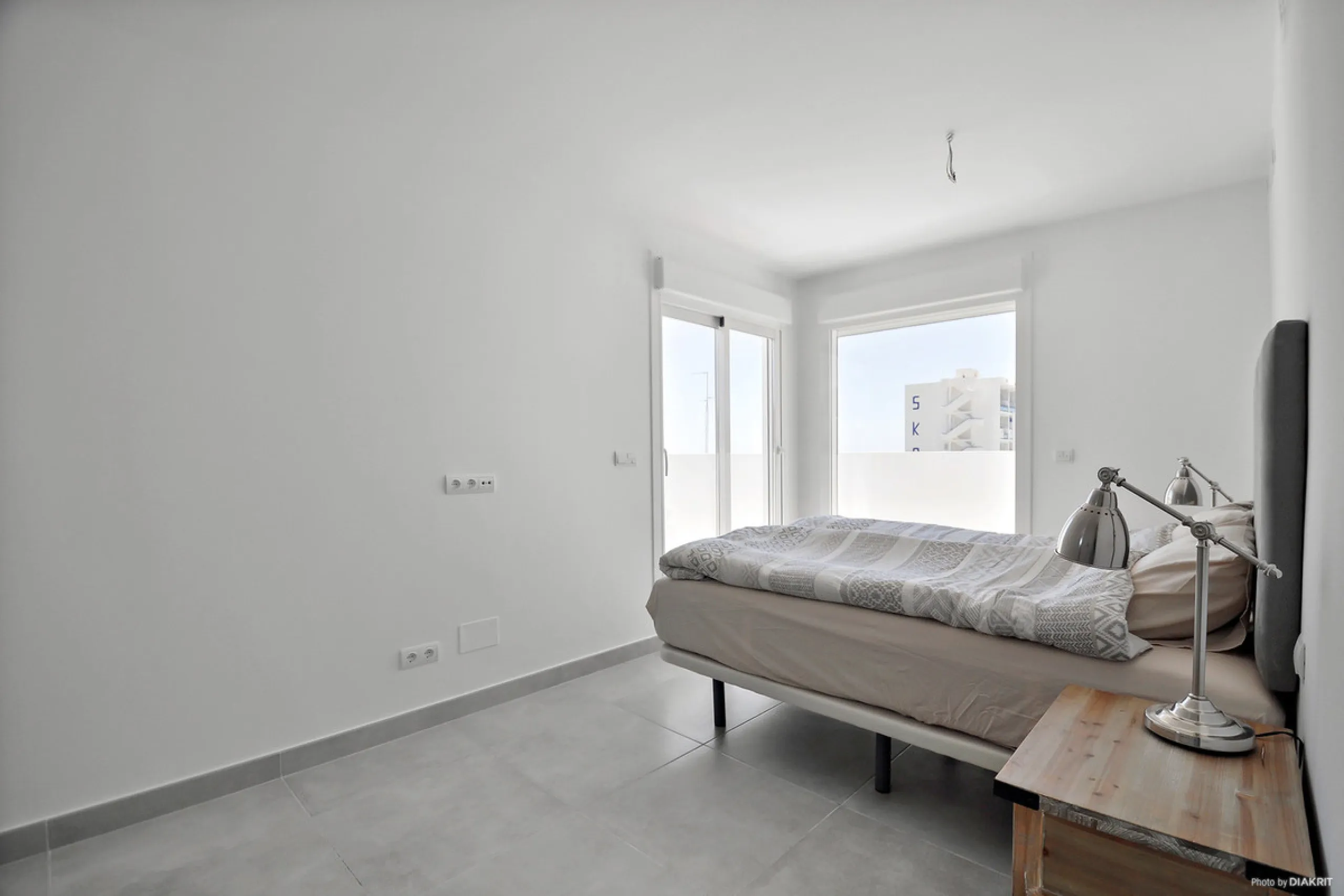Welcome to this bright and stylish apartment where modern design meets an unbeatable location with stunning views of the Mediterranean. A home that offers open spaces, contemporary comfort, and a spacious terrace perfect for relaxation and entertaining.