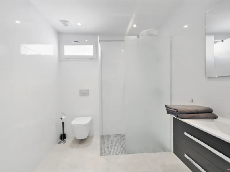 Welcome to this bright and stylish apartment where modern design meets an unbeatable location with stunning views of the Mediterranean. A home that offers open spaces, contemporary comfort, and a spacious terrace perfect for relaxation and entertaining.