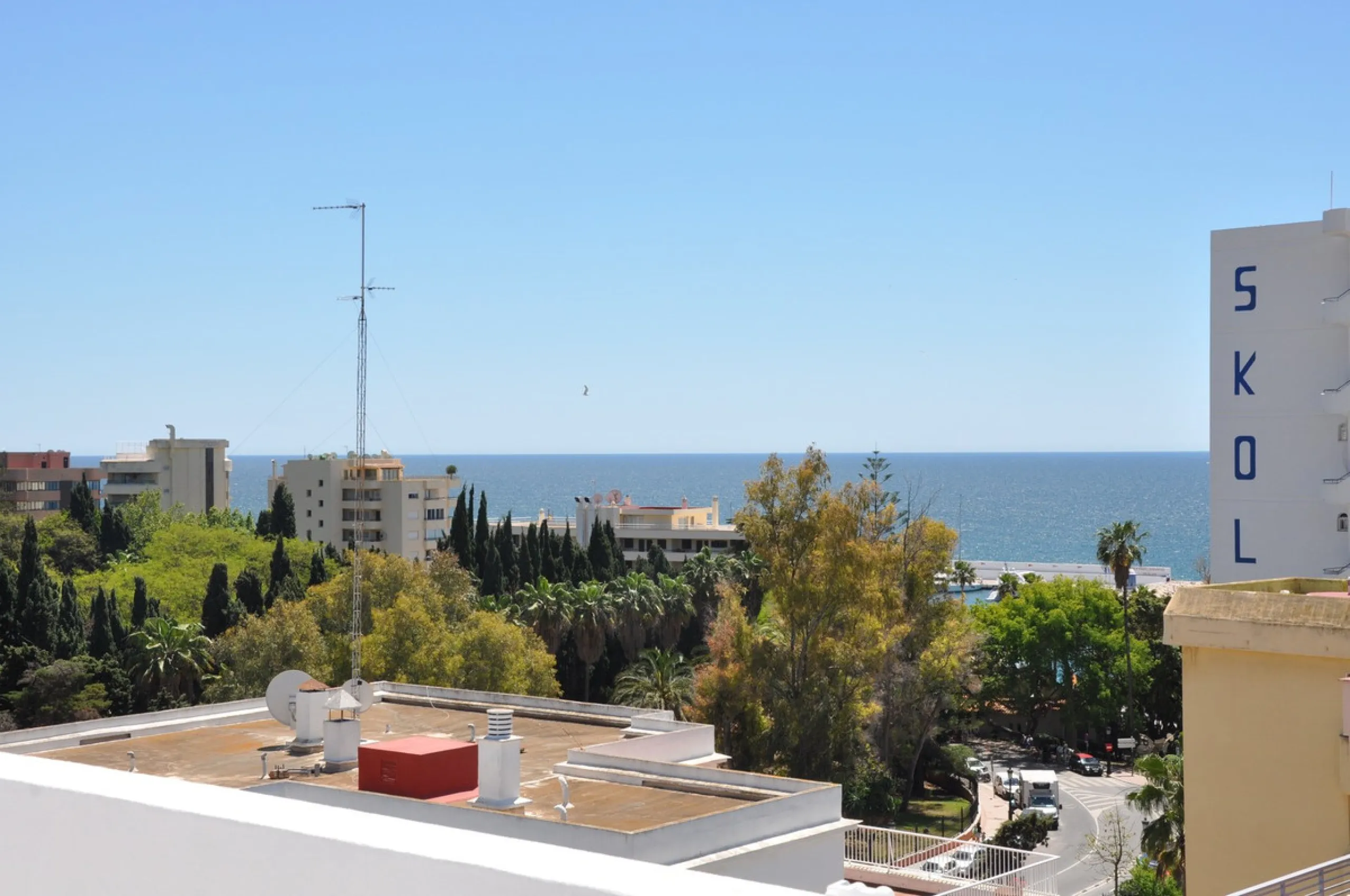 Welcome to this bright and stylish apartment where modern design meets an unbeatable location with stunning views of the Mediterranean. A home that offers open spaces, contemporary comfort, and a spacious terrace perfect for relaxation and entertaining.