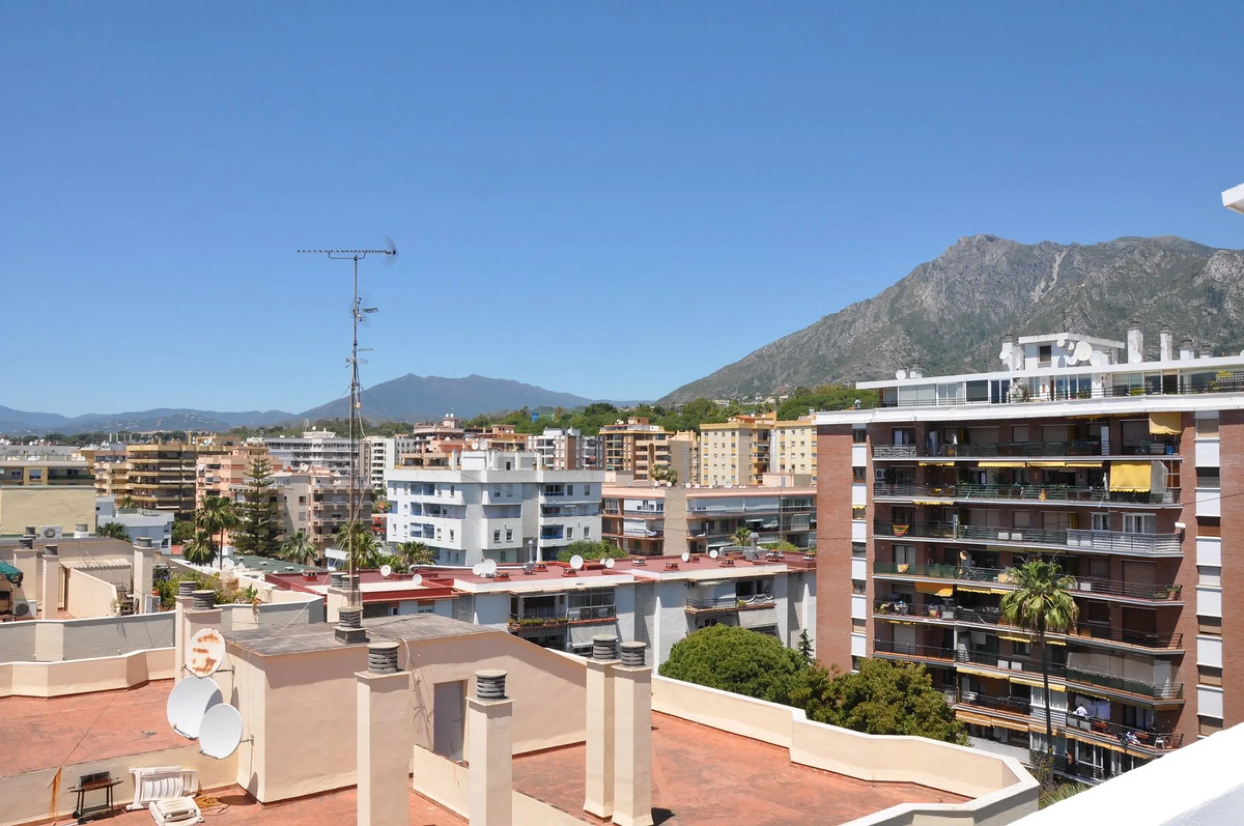 Welcome to this bright and stylish apartment where modern design meets an unbeatable location with stunning views of the Mediterranean. A home that offers open spaces, contemporary comfort, and a spacious terrace perfect for relaxation and entertaining.