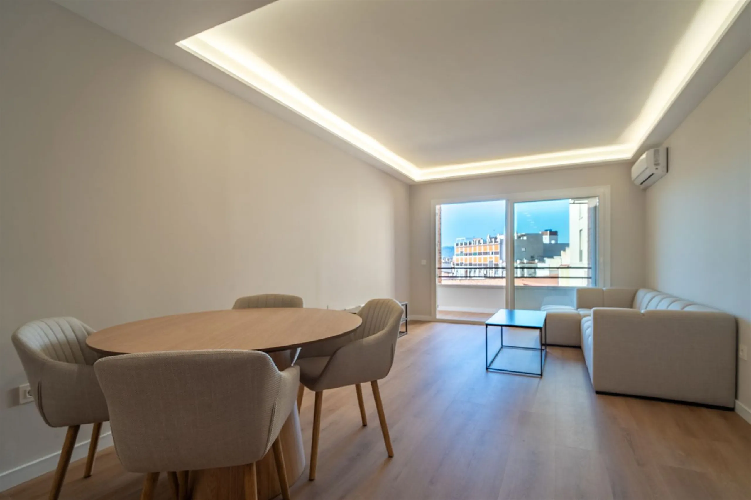 Apartment - Middle Floor Apartment в продаже в Málaga, Málaga. В доме 3 спален и 2 ванных комнат. Площадь дома 140 м²