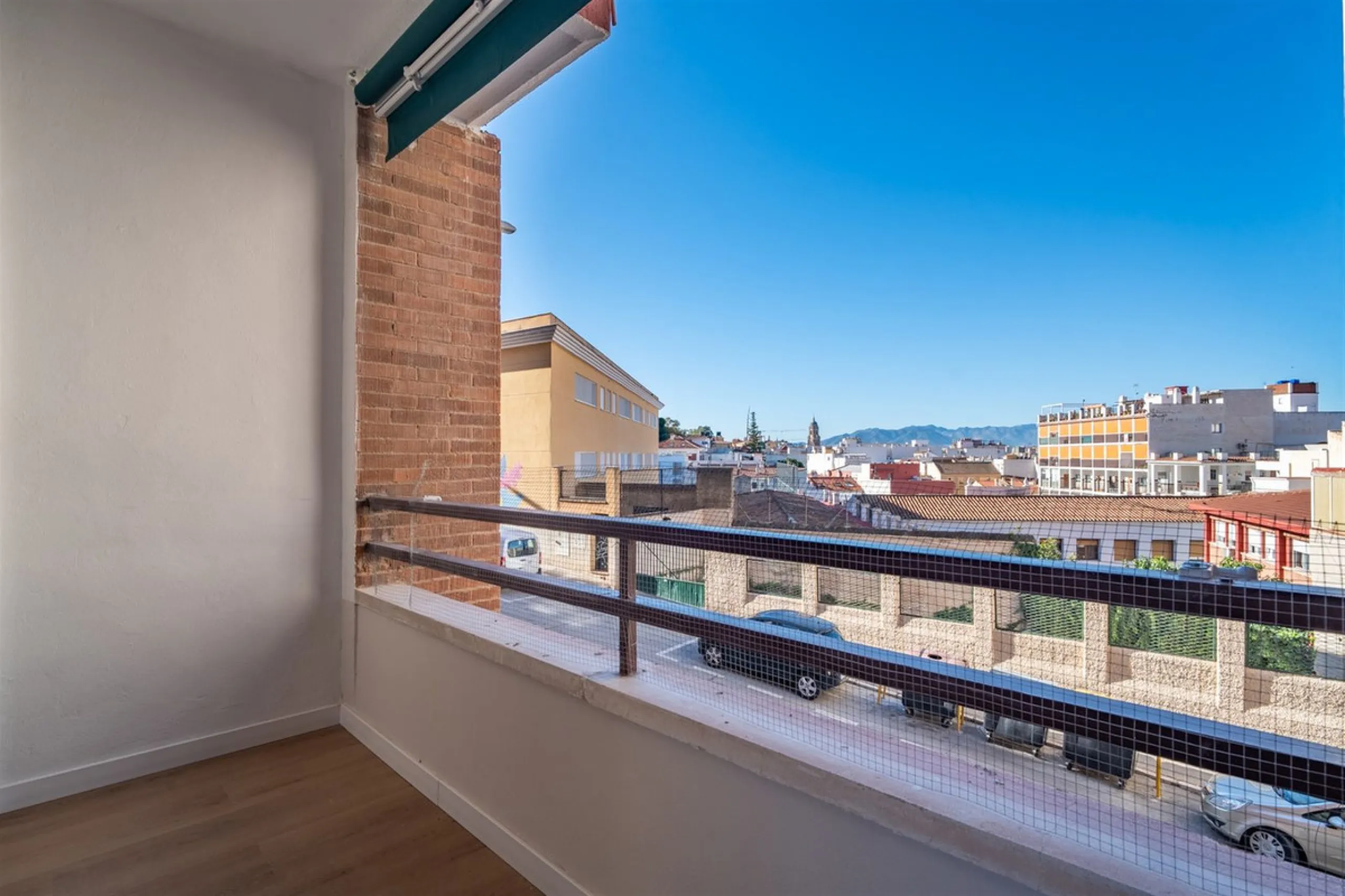 Apartment - Middle Floor Apartment в продаже в Málaga, Málaga. В доме 3 спален и 2 ванных комнат. Площадь дома 140 м²