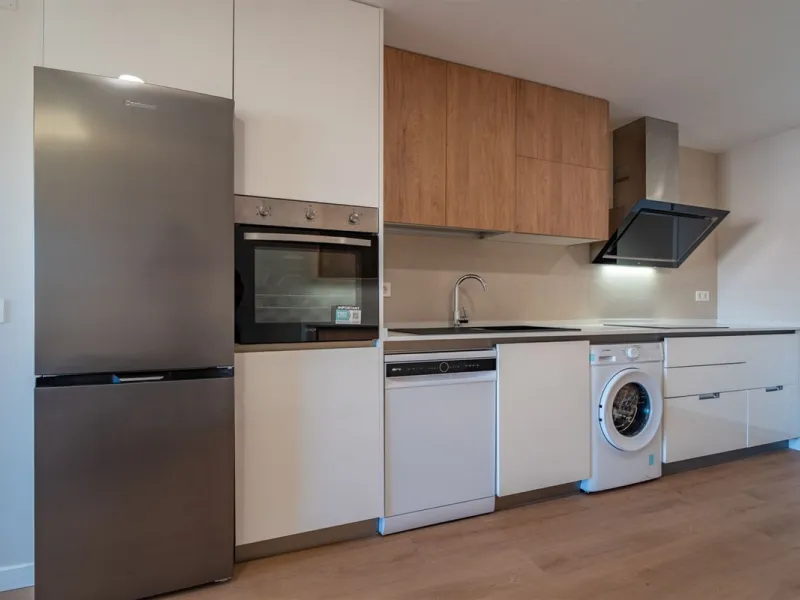 Apartment - Middle Floor Apartment в продаже в Málaga, Málaga. В доме 3 спален и 2 ванных комнат. Площадь дома 140 м²