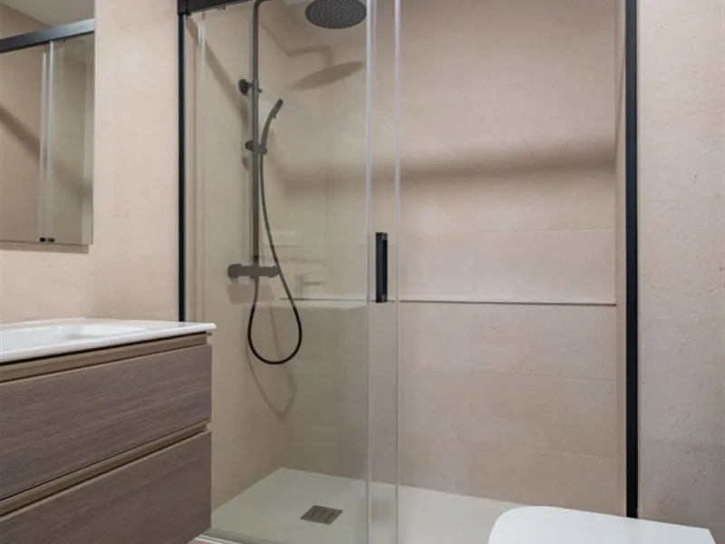 Apartment - Middle Floor Apartment в продаже в Málaga, Málaga. В доме 3 спален и 2 ванных комнат. Площадь дома 140 м²