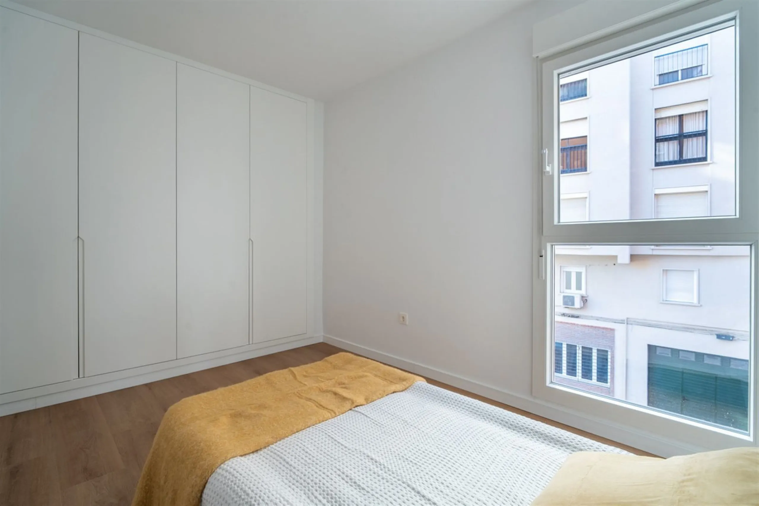 Apartment - Middle Floor Apartment в продаже в Málaga, Málaga. В доме 3 спален и 2 ванных комнат. Площадь дома 140 м²