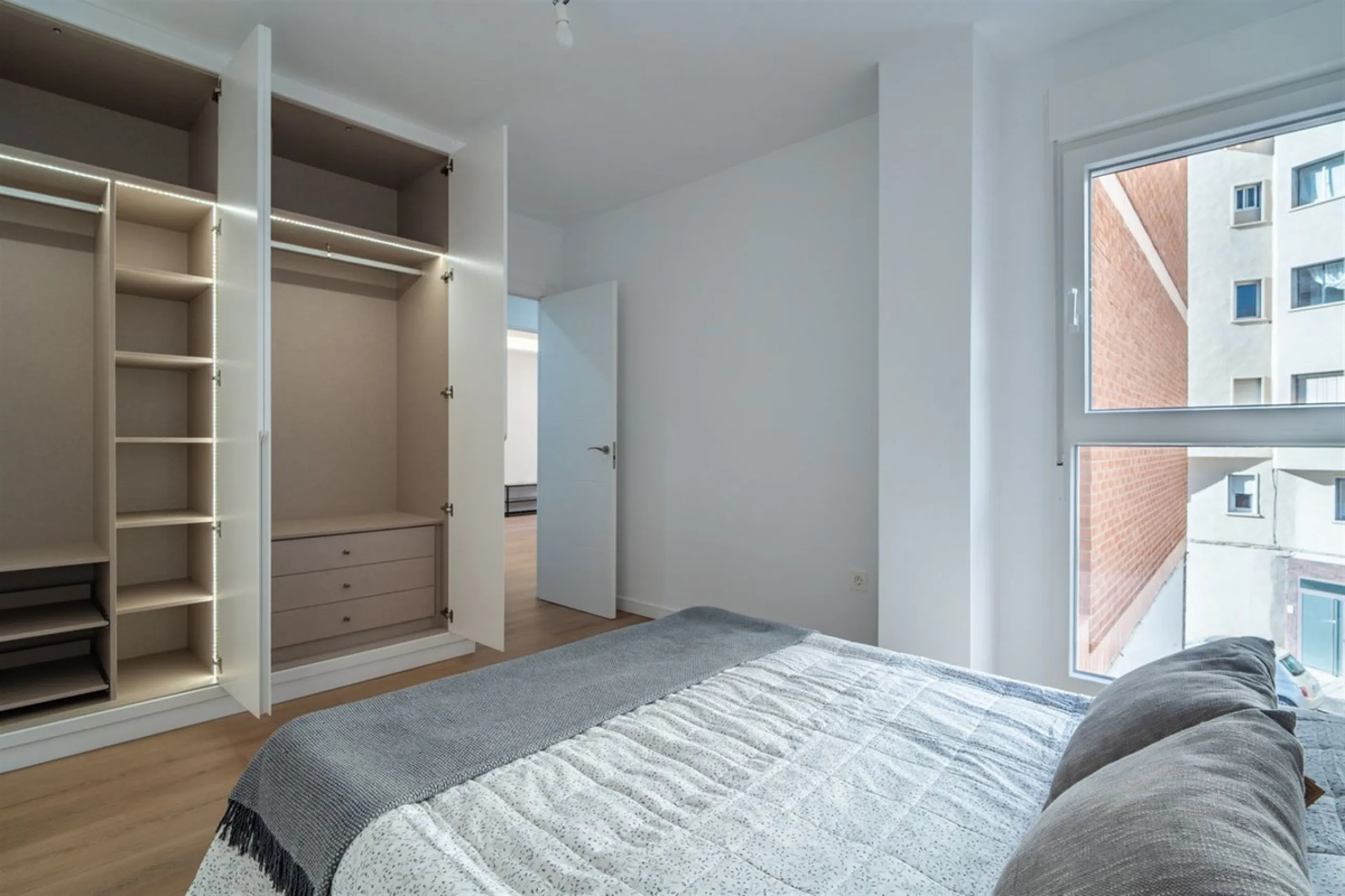 Apartment - Middle Floor Apartment в продаже в Málaga, Málaga. В доме 3 спален и 2 ванных комнат. Площадь дома 140 м²