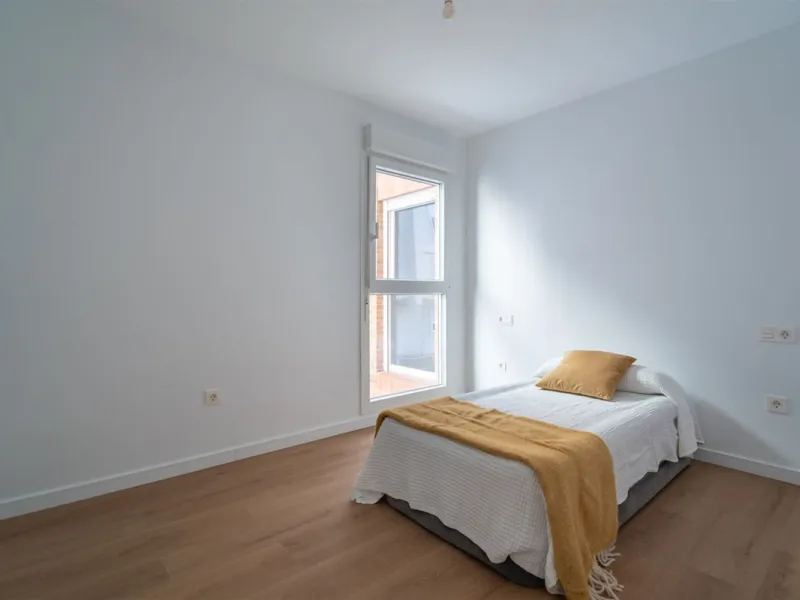 Apartment - Middle Floor Apartment в продаже в Málaga, Málaga. В доме 3 спален и 2 ванных комнат. Площадь дома 140 м²