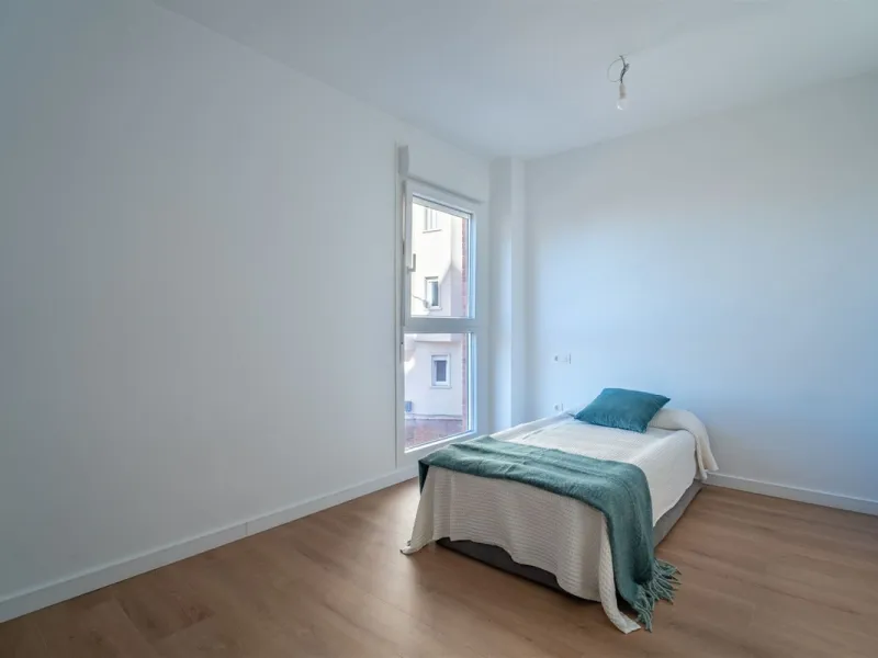 Apartment - Middle Floor Apartment в продаже в Málaga, Málaga. В доме 3 спален и 2 ванных комнат. Площадь дома 140 м²