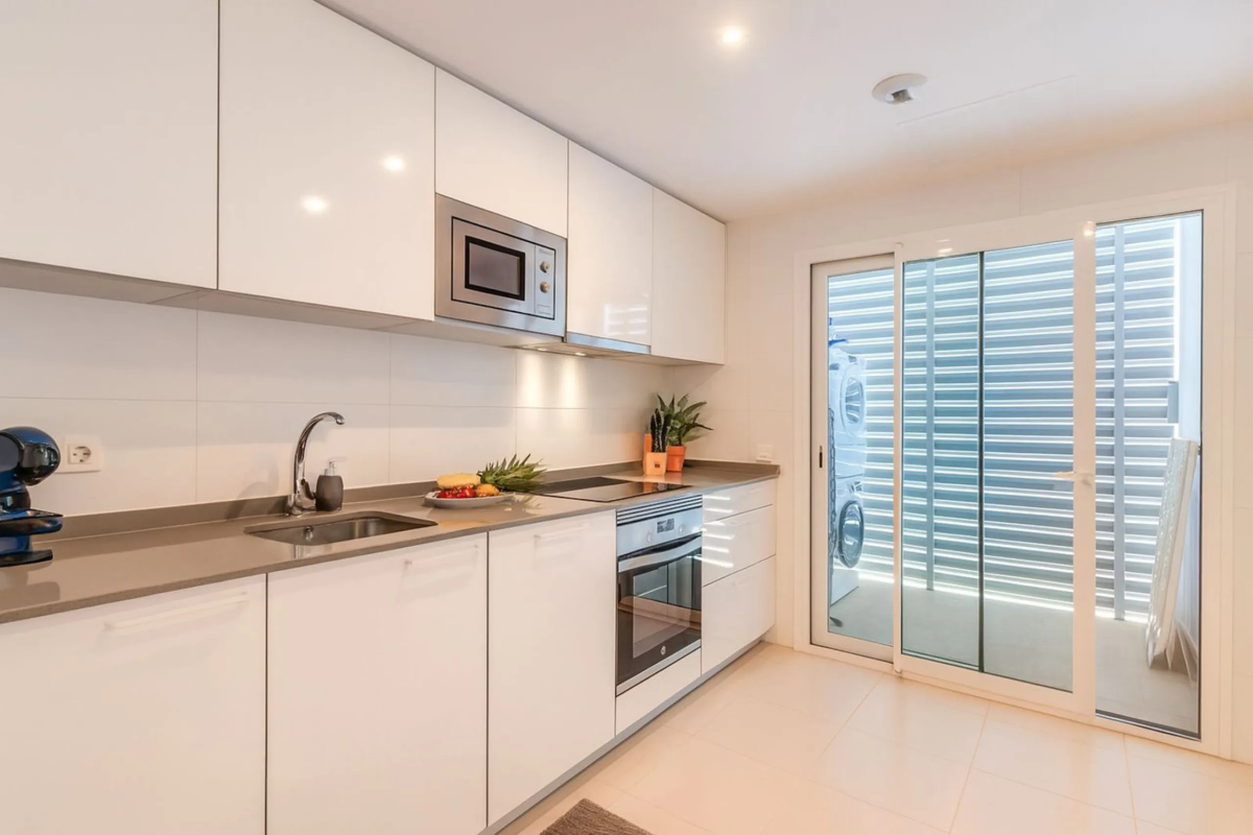 High Floor apartment with Sea Views & Rental License – Nueva Andalucía, Marbella