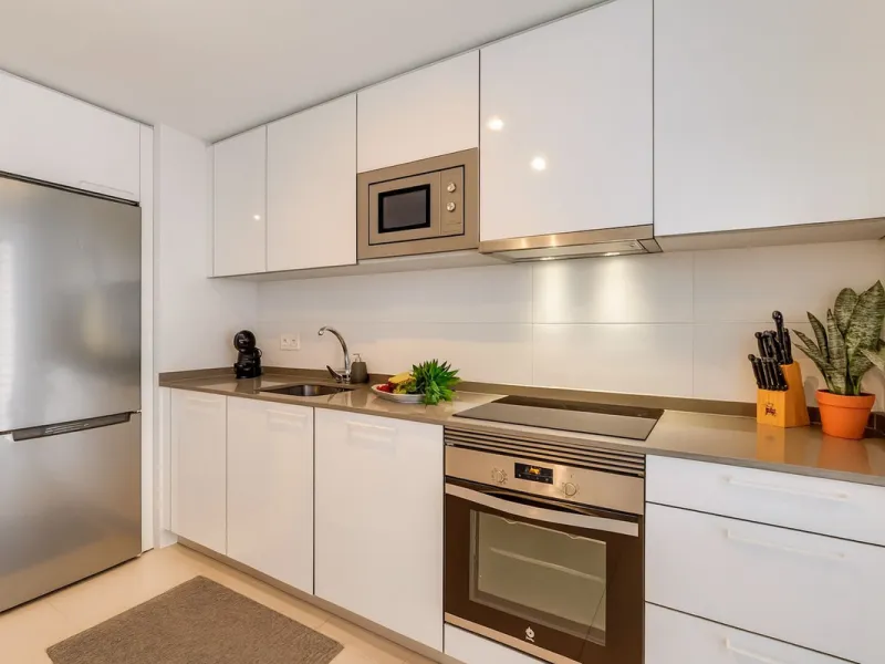 High Floor apartment with Sea Views & Rental License – Nueva Andalucía, Marbella